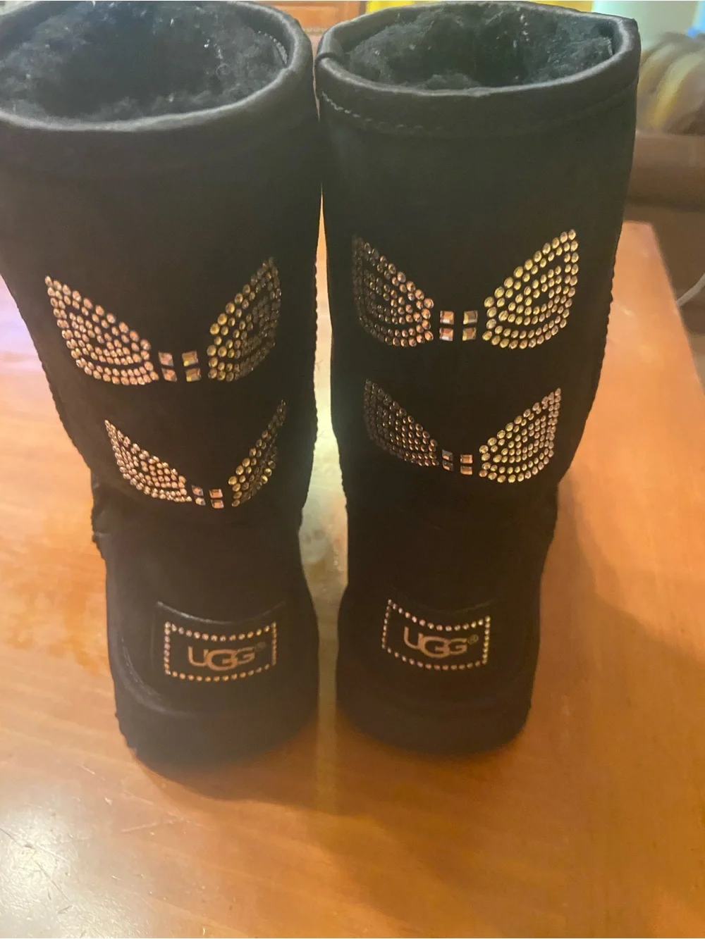 UGG Women's Black Classic Short Swarovski Crystal Bow Boot size 7